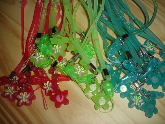 Destockage BIJOUX LUMINEUX ACROCHE PORTALE