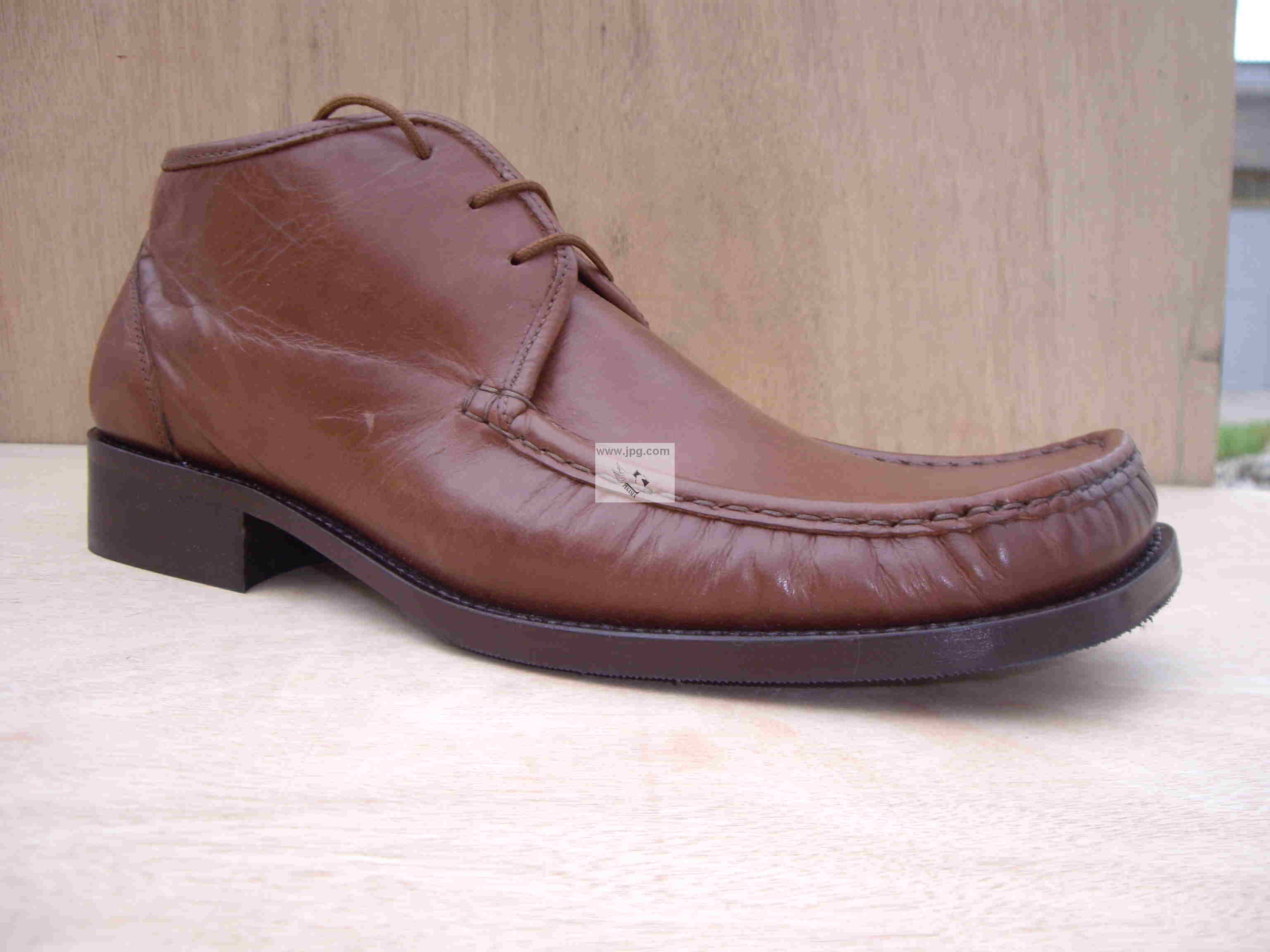 Destockage LOT DE 43 PAIRES CHAUSSURES HOMME EN CUIR