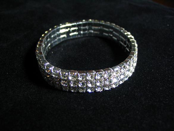 Fournisseur Lot de 12 bracelet en cubic zirconium, Grossiste Lot de 12 bracelet en cubic zirconium, Destockage Lot de 12 bracelet en cubic zirconium