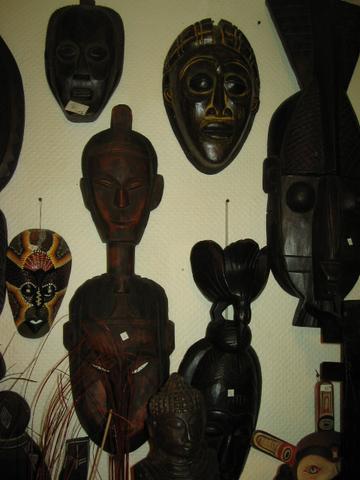 Destockage masques AFRICAINS A PRIX FOUS
