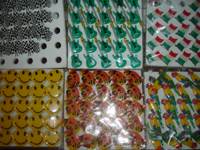 Fournisseur VDS PINS LUMINEUX DIFERENT MOTIF, Grossiste VDS PINS LUMINEUX DIFERENT MOTIF, Destockage VDS PINS LUMINEUX DIFERENT MOTIF