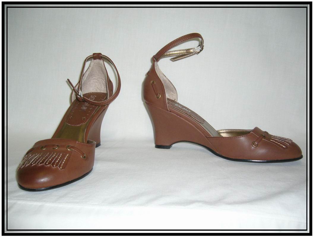 Destockage Superbe chaussure 15� pi�ce 37, 39 ou 40