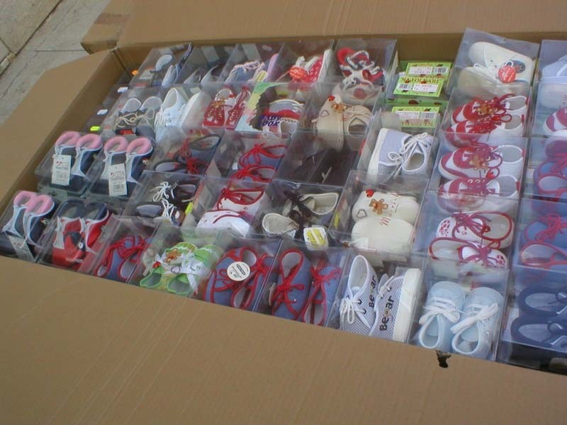 Destockage LOT DE 2000 PAIRES DE CHAUSSURES BEBE