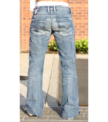 Destockage jeans diesel neuf avec facture 55 � par lot de 10