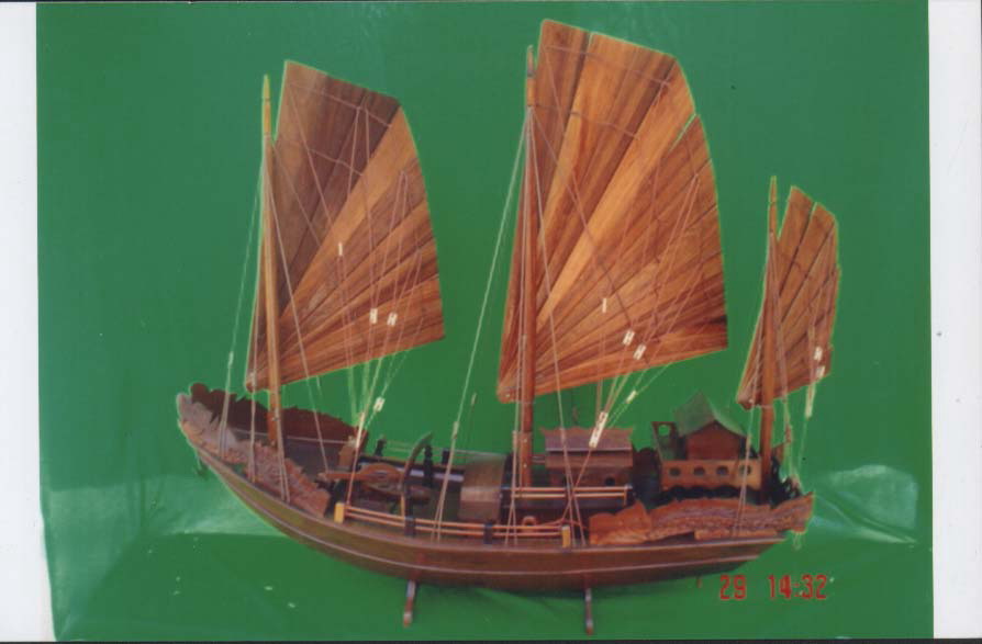 Destockage CHINE * VIETNAM jonque / Sampan / mod�le bateau 60cm bois NEUF