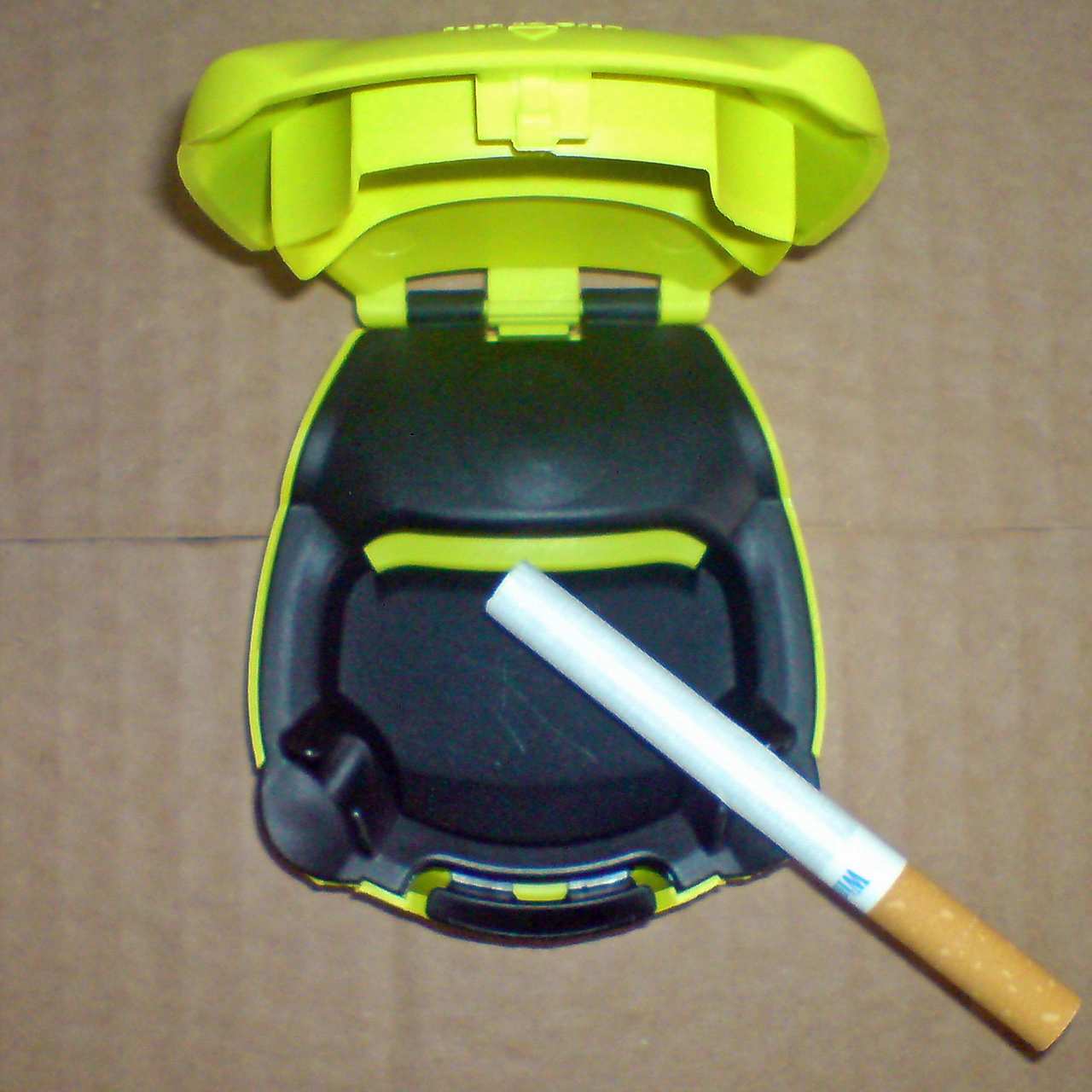 Destockage CENDRIER DE POCHE ECOLOGIQUE