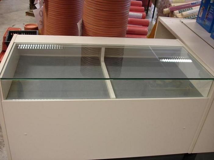 Destockage COMPTOIR DE MAGASIN VITRE OU NON VITRE - VENDU !!!