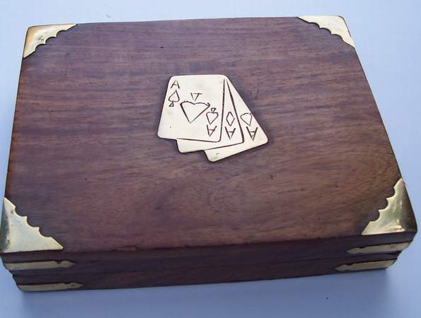 Destockage BOITE JEUX DE CARTES