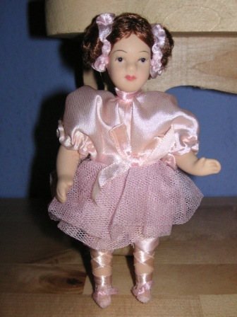Destockage poup�e porcelaine doll