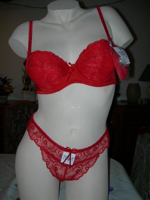 Fournisseur LOTS DE 6 SOUTIEN GORGE + STRING, Grossiste LOTS DE 6 SOUTIEN GORGE + STRING, Destockage LOTS DE 6 SOUTIEN GORGE + STRING