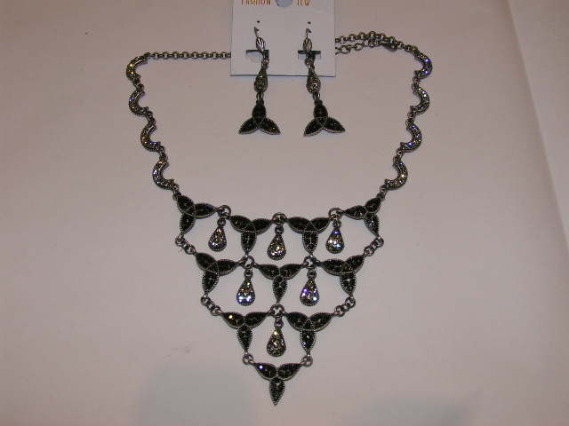 Destockage parure en cristal de swarovski