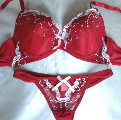 Destockage ensembles lingerie � 2.5 piece