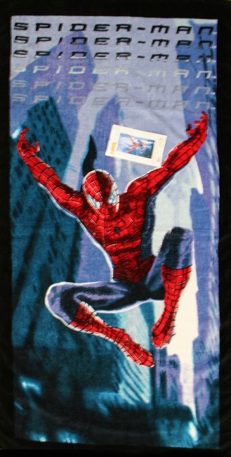 Destockage Drap de bain Spiderman en velours