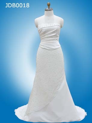 Destockage Vente de robes mariage et soir�e d'importation neuves 