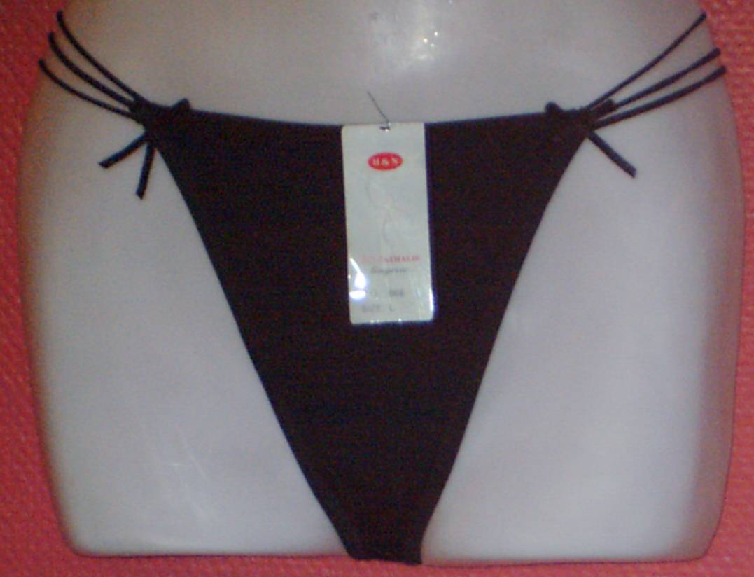 Destockage VEND LOT DE STRING ET SHORTY FEMME