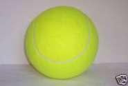 Balle de tennis geante