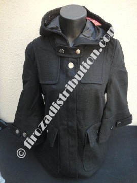 Déstockage de manteaux Cherry.