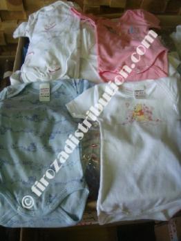 Lots de Grenouillères Absorba.