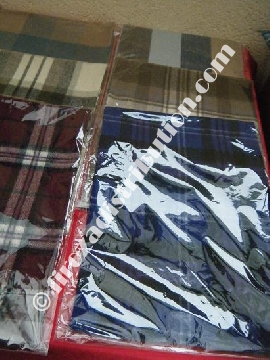 Idées Cadeaux : Arrivage d’Echarpes Trussardi.