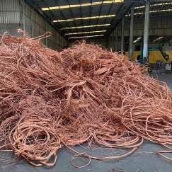 Câble de cuivre dénudé