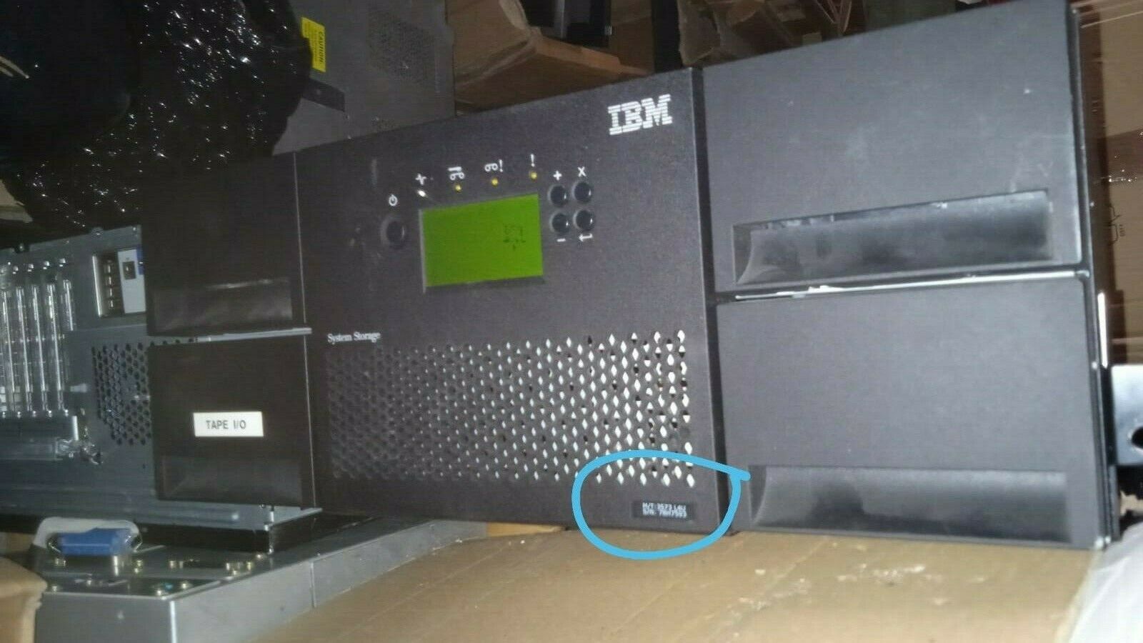 IBM System Storage TS3200 Tape Library 3573L4 with 1x LTO 4 95P5817