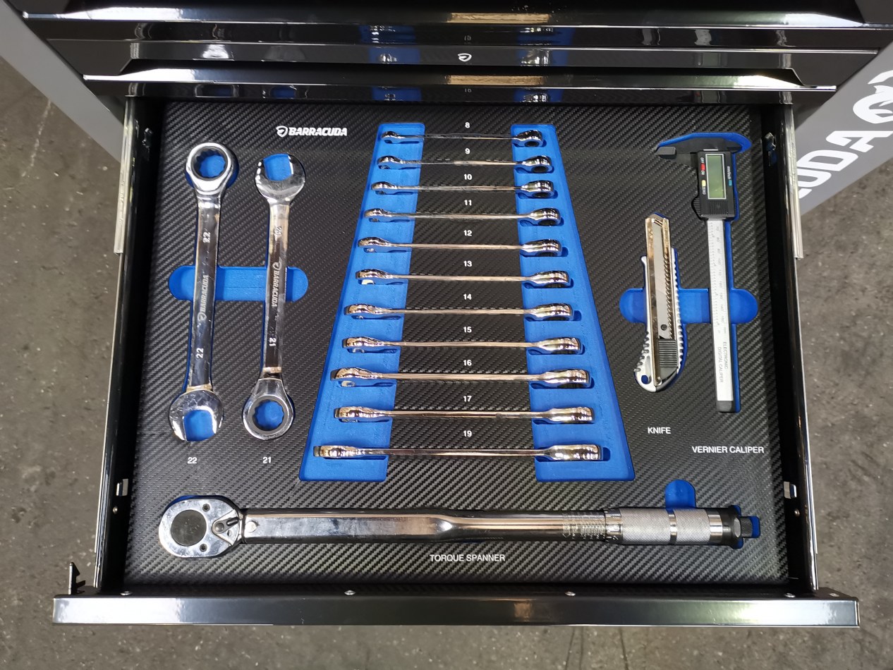Servante d'atelier complète 16 tiroirs - 447 outils à main