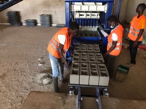 Machine a parpaing, brique, hourdis