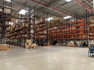 Rack à palette rayonnage industriel stockage occasion gros lot MECALUX