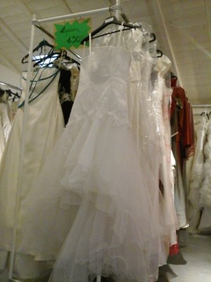 Liquidation ancienne collection robes cérémonie