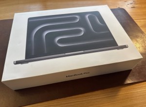 New Apple MacBook Pro 14in 2025 - M5 10C CPU / 10C GPU