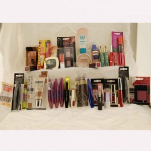 Lot maquillage de marques 250 pièces