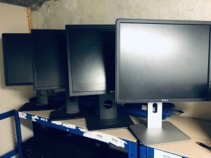 Lot de 10 Écran Dell 19 HDMI