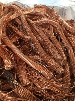 Cables de cuivre dénudés