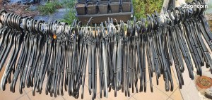 50 Cartons de 100 cintres plats et à pinces