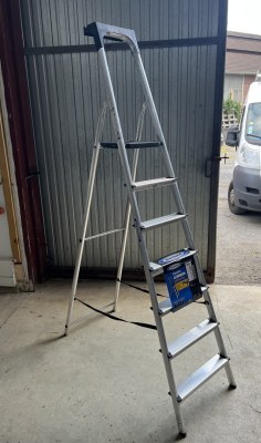 Échelles / escabeaux - professionnels neufs - Plusieurs modèles - Grossiste Marchandise...