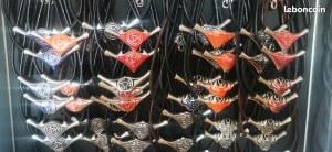 Lot de bijoux australiens pour surf shop, tattoo shop ou marchés saisonniers