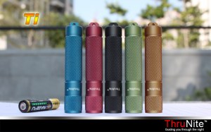 ThruNite Ti mini LED lampe porte-clé, torche pour le chemin et le cadeau du Noël