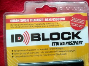 Protection Passeport de couleur Noir ou rouge en Cuir