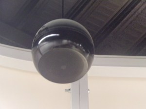 Haut-parleurs suspendus