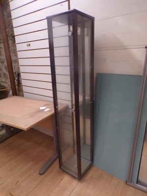 Présentoirs vitrés