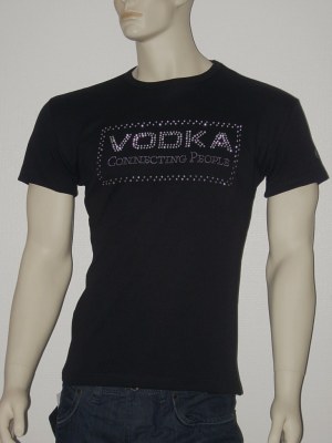 LOT VETEMENT NEUF AVEC ETIQUETTES PLUS DE 11O PIECES