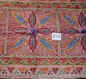 Lot de Centres de table brodés -idéal détaillants