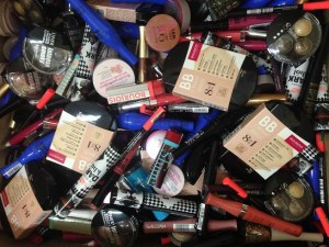 Lot cosmétique destockage maquillage