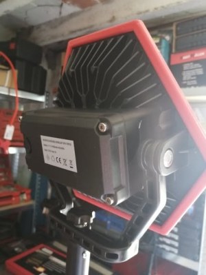 LED LAMPE DE TRAVAIL RECHARGEABLE AVEC TRÉPIED KM-1-20W