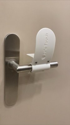 Ouvre porte anti COVID-19