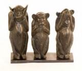 Série de trois singes en ébène