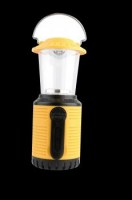 Lanterne à rechargement dynamo