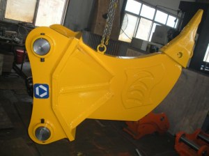 Eventreur ripper excavateur CAT