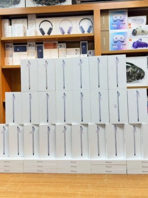 Lot, Apple iPad, iPad, Apple Watch, Apple Watch Ultra, iPhone 17 Pro Max, iPhone 16 Pro...