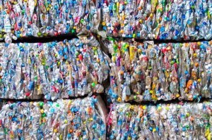 Fourniture et vente plastiques et materiaux de recyclage
